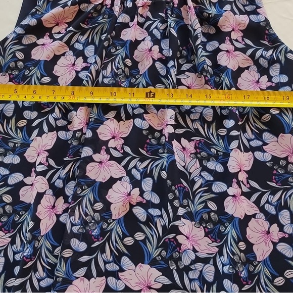 Vince Camuto Navy Floral Spring Injection Sleeveless Roundneck Blouse Sz XXL. - Picture 10 of 12